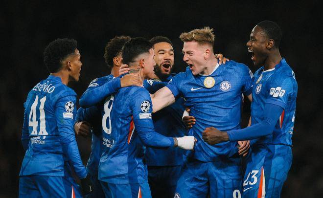 开云服务关于菲尼克斯太阳迎欧冠关键赛，今夜战术微调，话题不断，训练强度明显提升的信息